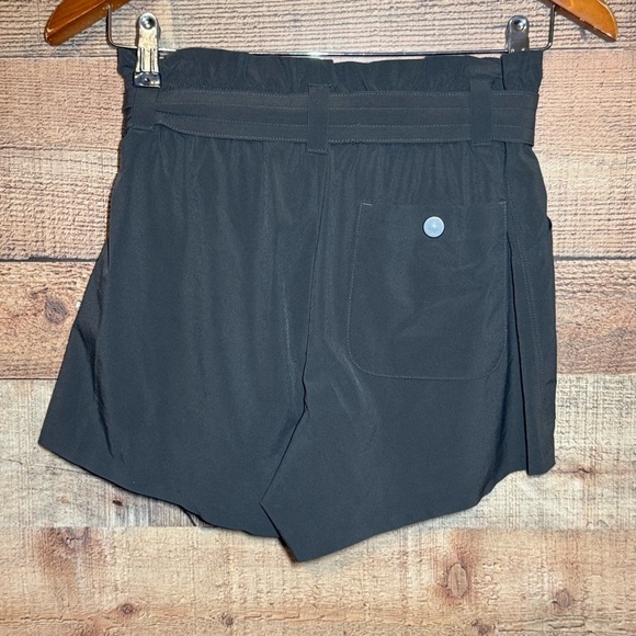 Athleta Paperbag Skyline Skort Skirt size 4 Olive Green Tie Waist Tennis Golf - Picture 4 of 9